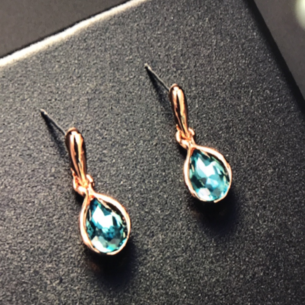 Rose Gold necklace and  earring set turquoise🌺 - Picture 3 of 5